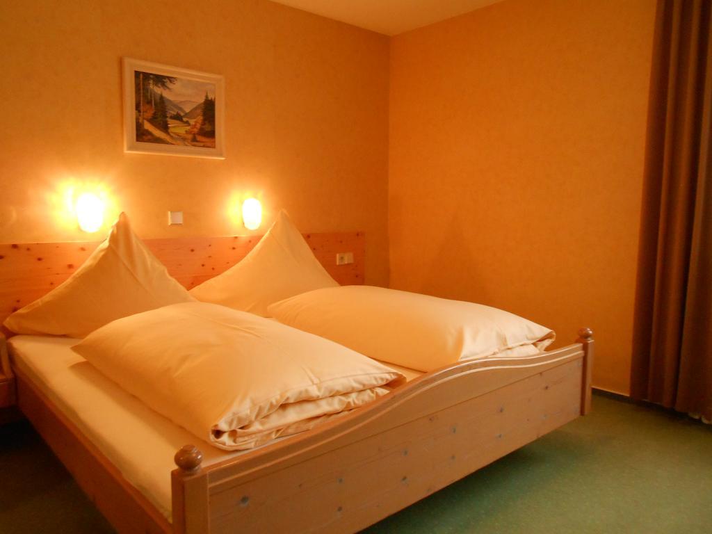 Landgasthof Schutzen Hotel Tengen Quarto foto